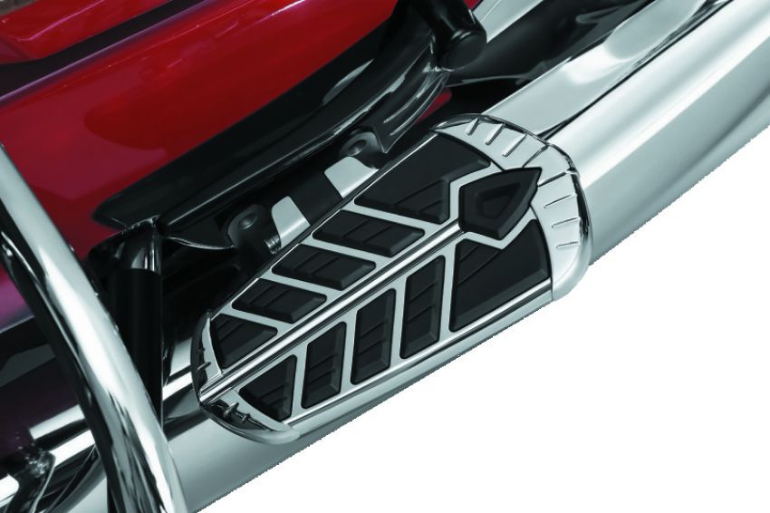 Kuryakyn 5656 Spear Floorboard Insert Passenger Indian Chrome