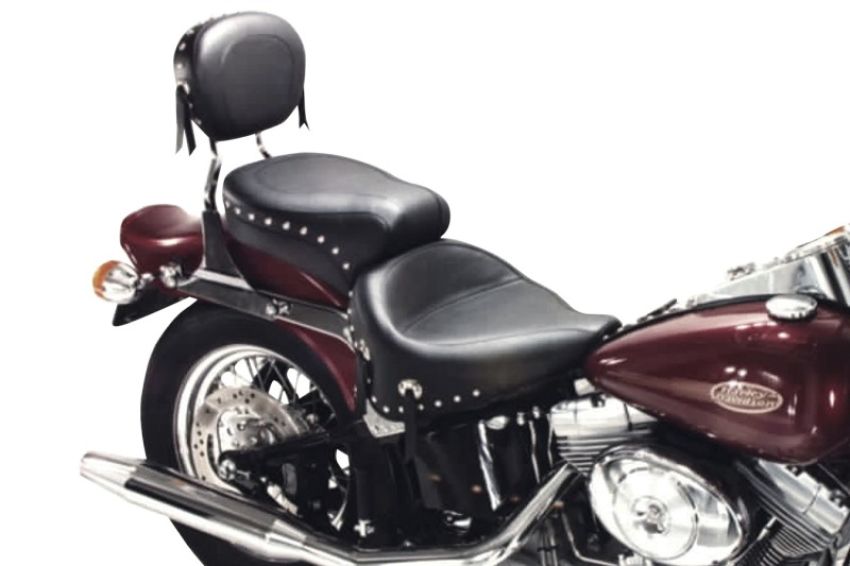 Mustang Motorcycle 75503 Mustang 84-06 Harley Standard Rear Tire Wide Touring 1PC Seat w/Studs- Black