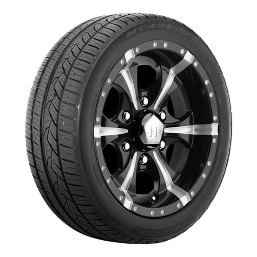 NITTO NT421Q 235/55R18 All-Season