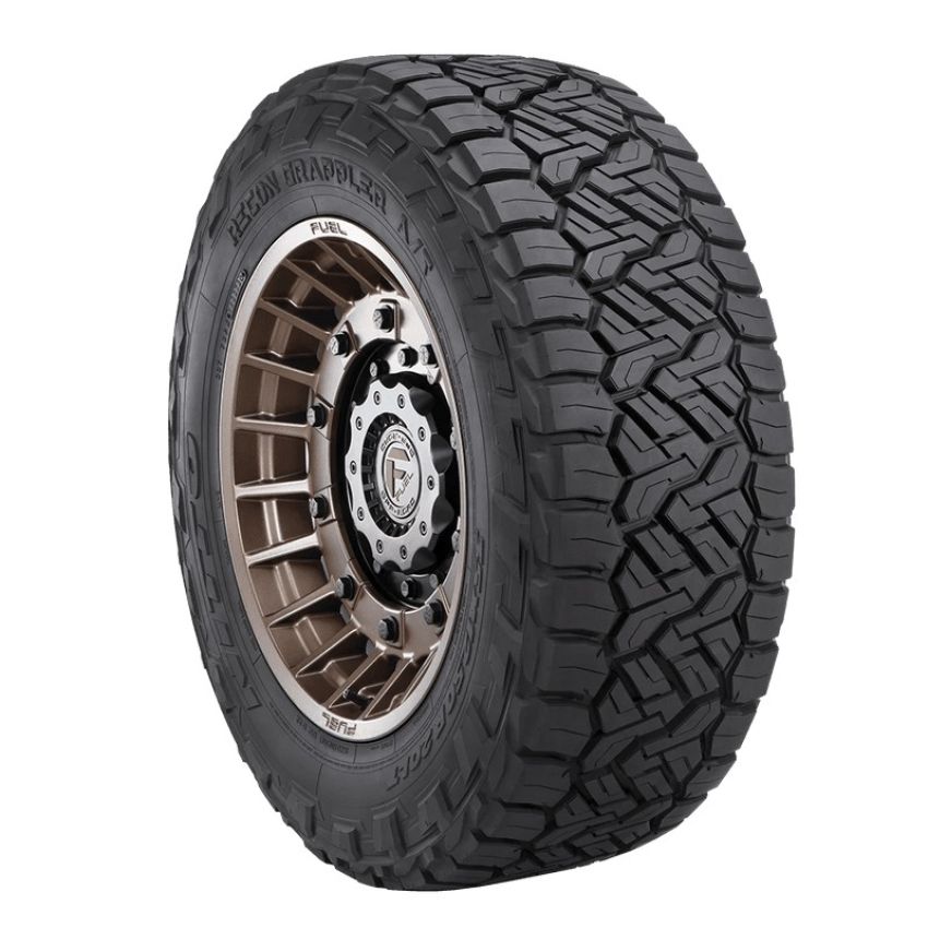NITTO Recon Grappler A/T R20