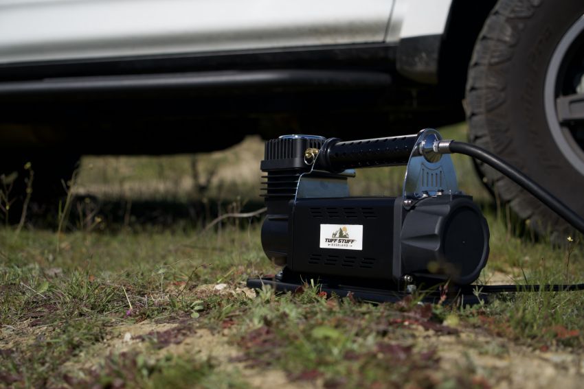 Tuff Stuff Overland TS71000 TUFF AIR 160L UNIVERSAL COMPRESSOR WITH HOSE AND STORAGE BAG