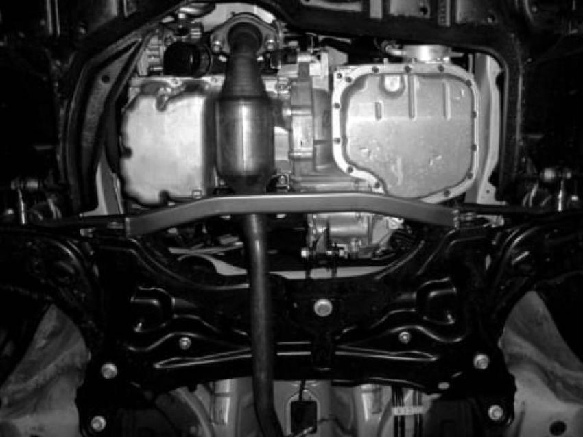 Cusco 900 475 AN Lower Arm Bar Ver I 2 Pts Toyota Prius C Aqua