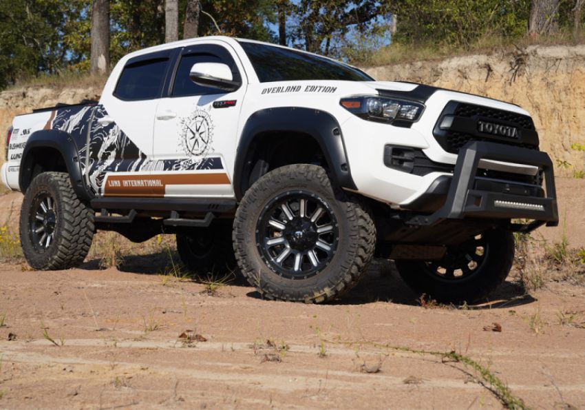 Superlift K252FX 16-23 Toyota Tacoma 4.5in Lift Kit w/ Fox Front Coilover & 2.0 Rear