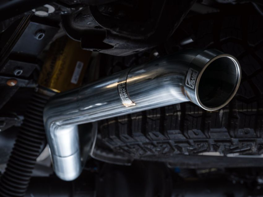 AWE Tuning 3015-31972 22-23 GMC Sierra 1500 AT4X 6.2L 0FG Catback Split Dual (Flat Bumper) - Bashguard(No Tips)