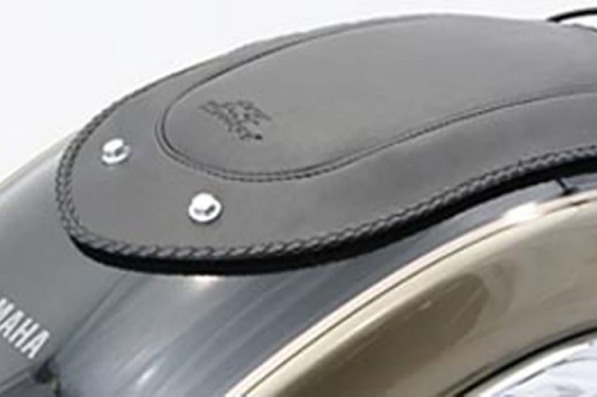 Mustang Motorcycle 78119 Mustang 06-10 and 12-15 Yamaha Roadliner, 06-15 Stratoliner Fender Bib - Black