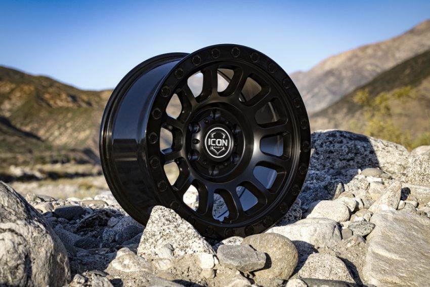 ICON 8017857345DB Hulse 17 X 8.5 5 X 5 6mm Offset 4.5in BS Double Black