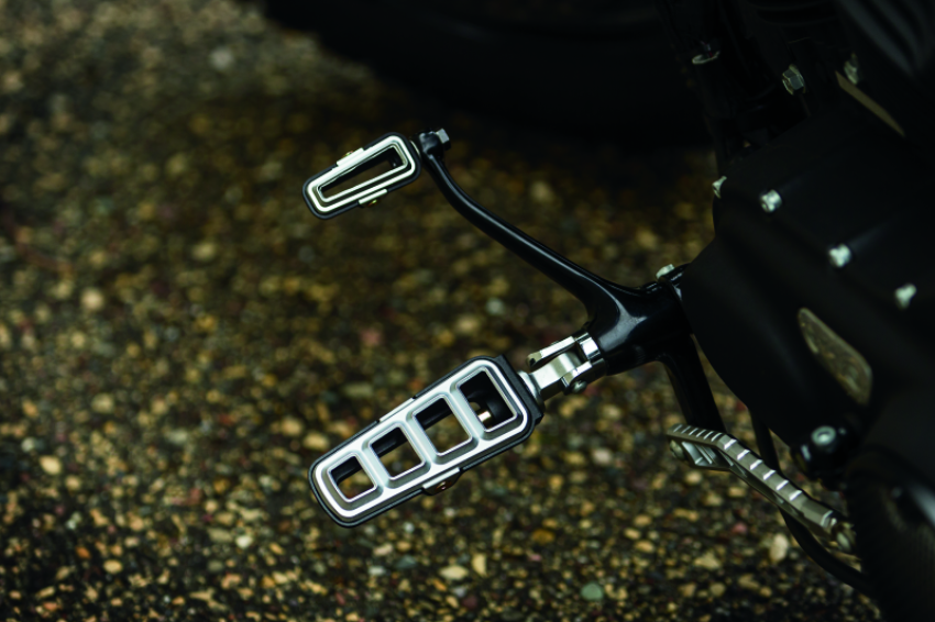 Kuryakyn 6666 Dillinger Pegs With Male Mount Adapter Silver