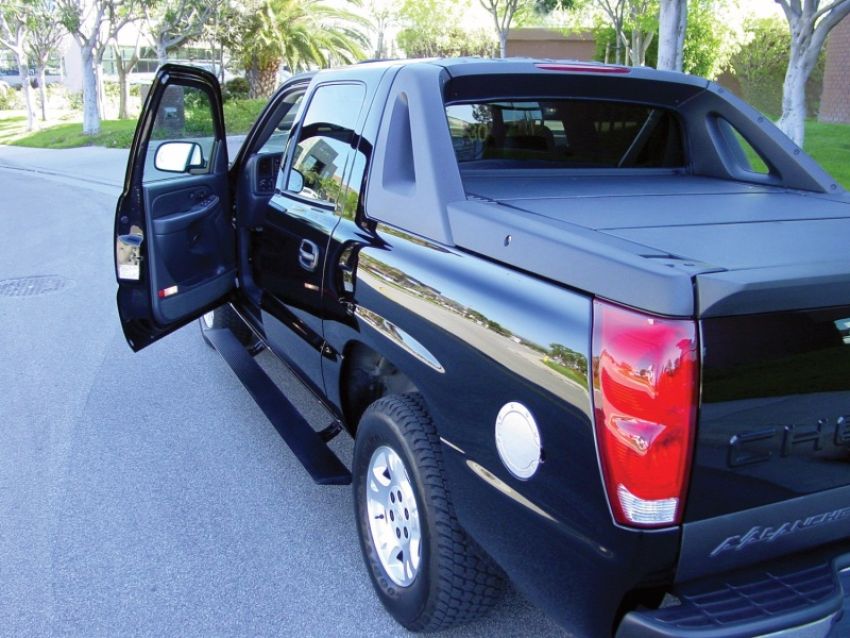 AMP Research 75125-01A 2007-2014 Chevy/GMC/Cadillac SUV PowerStep - Black