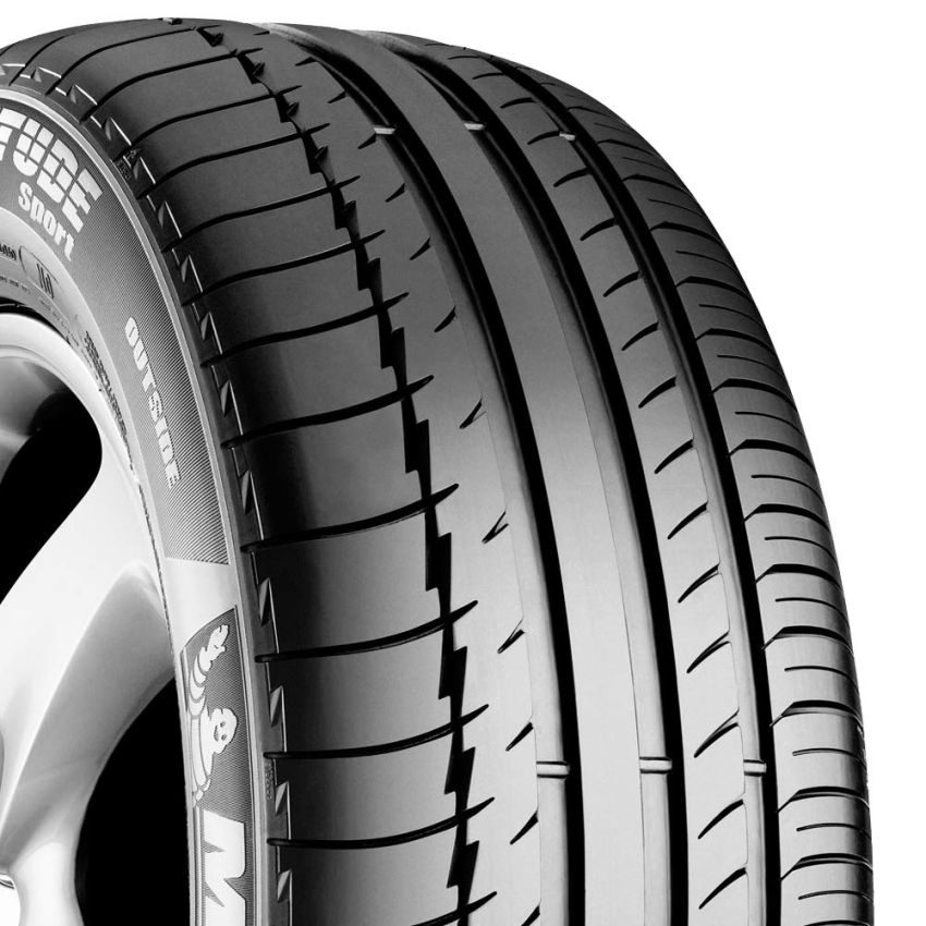 MICHELIN Latitude Sport 235/55R17 All-Season