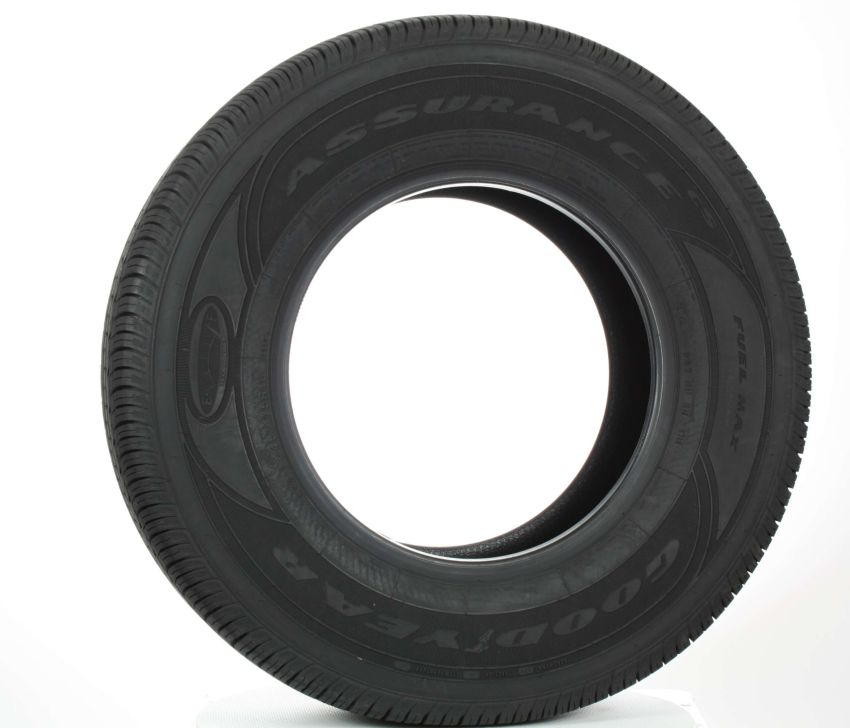 GOODYEAR Assurance CS Fuel Max 245/65R17 All-Season