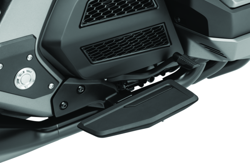 Kuryakyn 6753 Omni Driver Floorboards Black