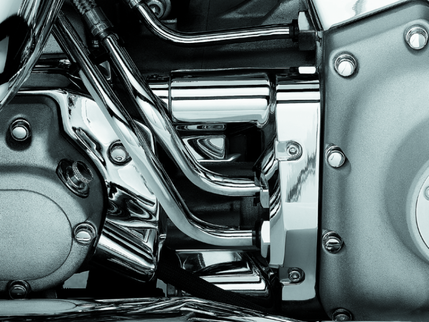 Kuryakyn 8204 Deluxe Oil Line Nacelle Cover 00-06 Softail Models Chrome