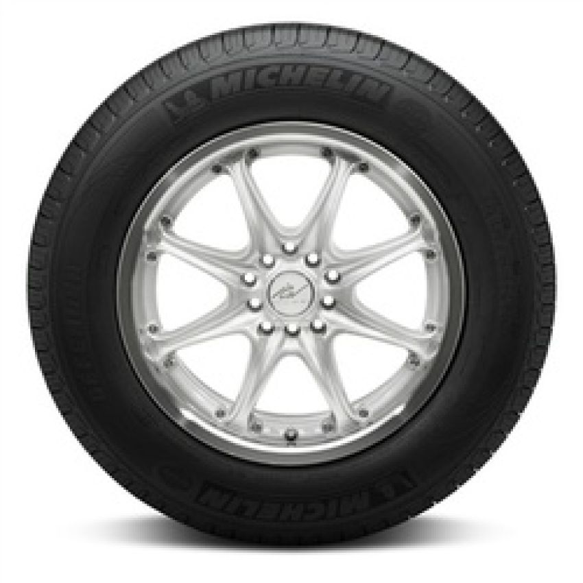 MICHELIN Defender XT 225/60R16 All-Season