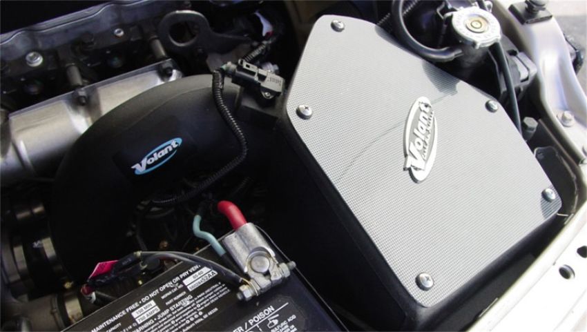 Volant 16559 Volant air intake systems utilize a high-velocity venturi filter adapter which provides a smooth transition through the MAF sensor into the intake tube for a much needed airflow improvement over the factory rubber tubing and resonator box.