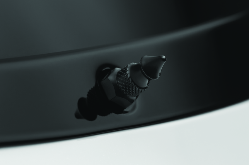 Kuryakyn 5716 Windshield Spikes FLTR Black