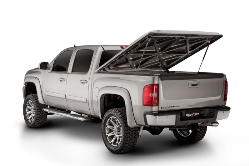 Undercover UC1176L-G7C 19-20 Chevy Silverado 1500 5.8ft Lux Bed Cover - Pull Me Over Red