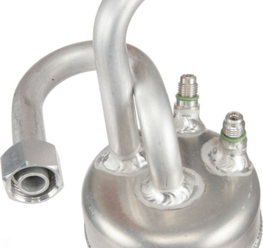 Four Seasons 55630 Accumulator w/ Hose