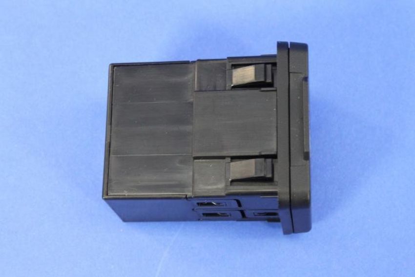 Mopar 68159295AB POWER OUTLET, Inverter