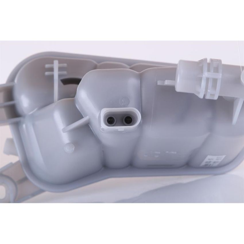 NISSENS 996128 Engine Coolant Reservoir