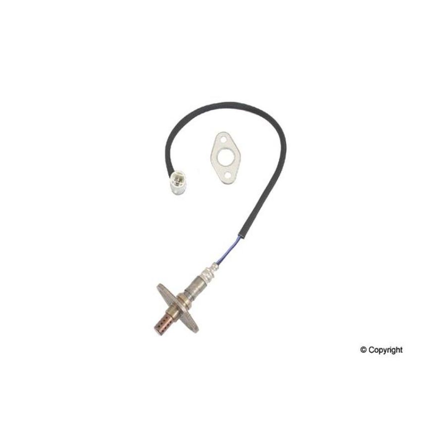 Denso 234-3051 Oxygen Sensor 3 Wire, Direct Fit, Heated, Wire Length: 19.69
