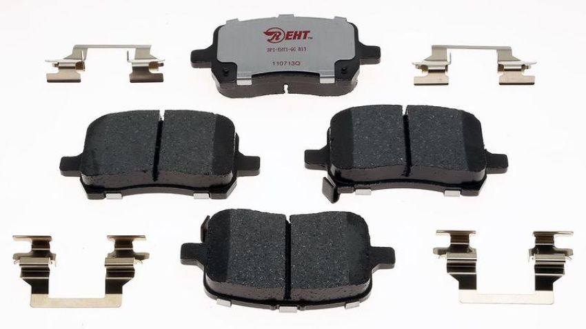 Raybestos EHT1028H Raybestos Element3 Hybrid Brake Pad Set