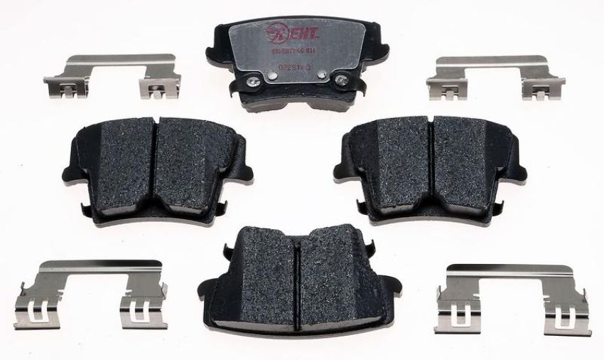 Raybestos EHT1057H Raybestos Element3 Hybrid Brake Pad Set