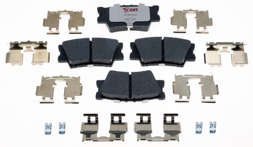 Raybestos EHT1212H Raybestos Element3 Hybrid Brake Pad Set