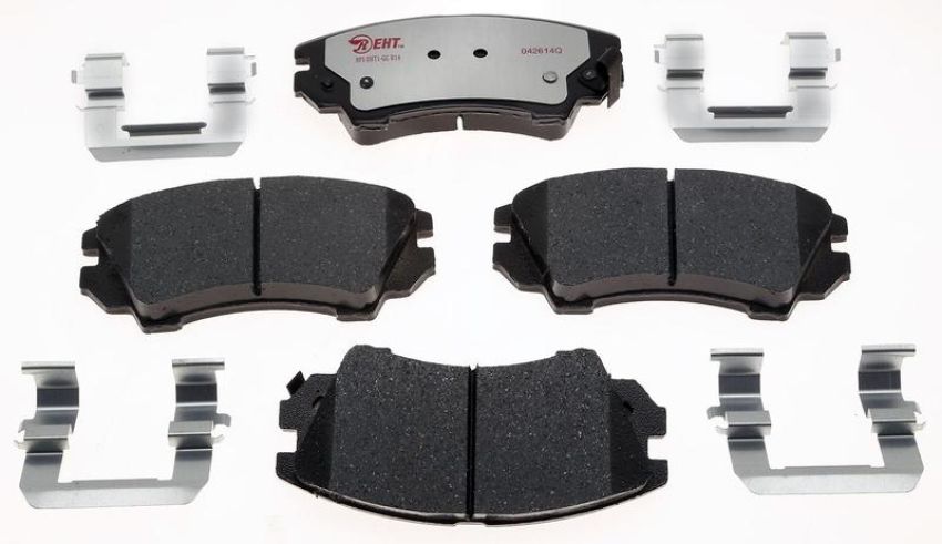 Raybestos EHT1404H Raybestos Element3 Hybrid Brake Pad Set