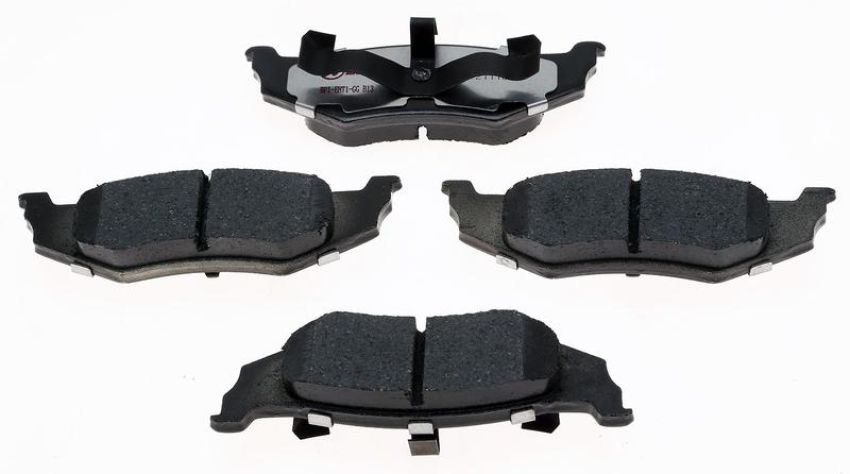 Raybestos EHT641 Raybestos Element3 Hybrid Brake Pad Set