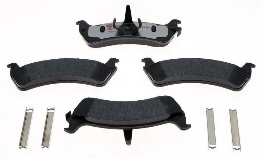 Raybestos EHT667H Raybestos Element3 Hybrid Brake Pad Set