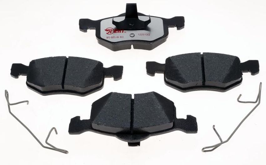 Raybestos EHT843H Raybestos Element3 Hybrid Brake Pad Set