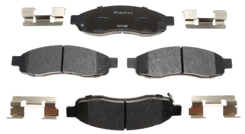 Raybestos MGD1015CH Raybestos R-Line Ceramic Brake Pad Set