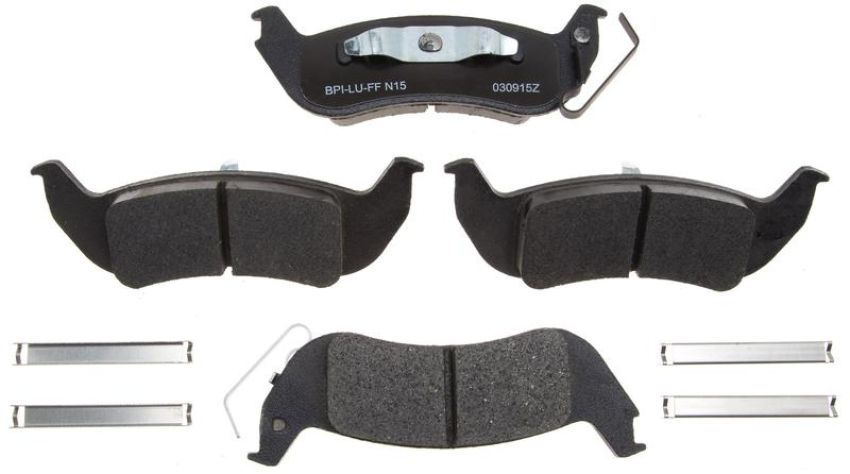 Raybestos MGD1040ACH Raybestos R-Line Ceramic Brake Pad Set