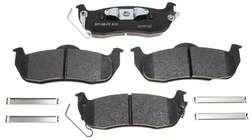 Raybestos MGD1041CH Raybestos R-Line Ceramic Brake Pad Set