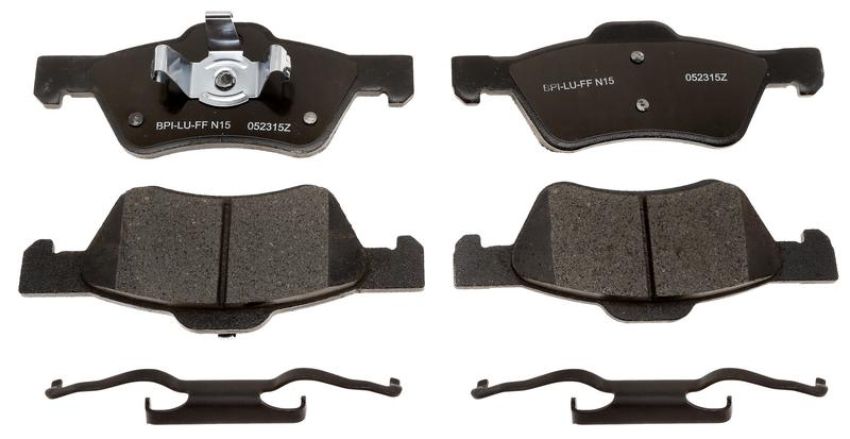Raybestos MGD1047CH Raybestos R-Line Ceramic Brake Pad Set