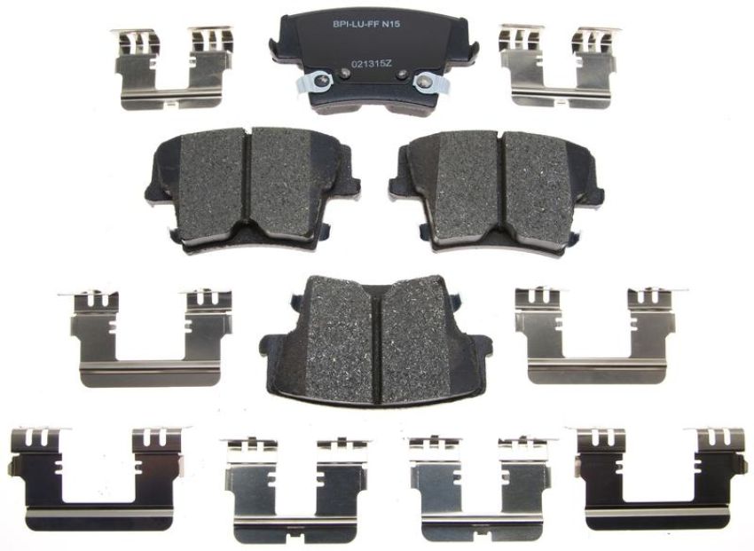Raybestos MGD1057CH Raybestos R-Line Ceramic Brake Pad Set