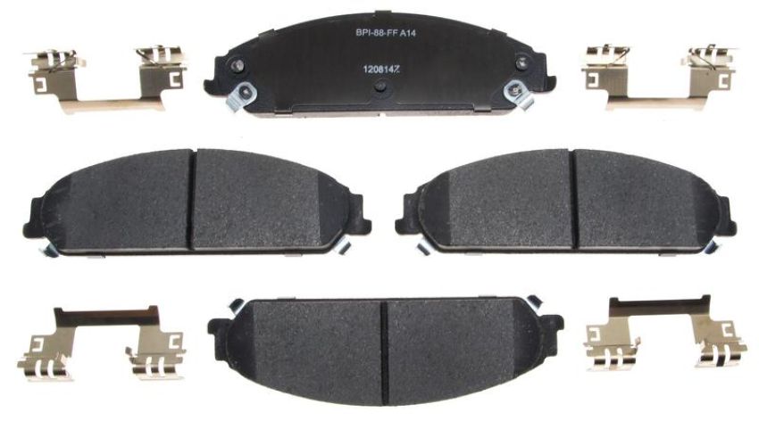 Raybestos MGD1058CH Raybestos R-Line Ceramic Brake Pad Set