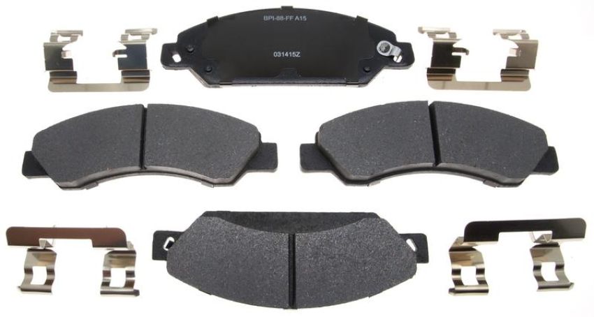 Raybestos MGD1092CH Raybestos R-Line Ceramic Brake Pad Set