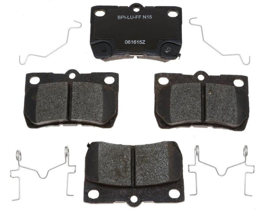 Raybestos MGD1113CH Raybestos R-Line Ceramic Brake Pad Set