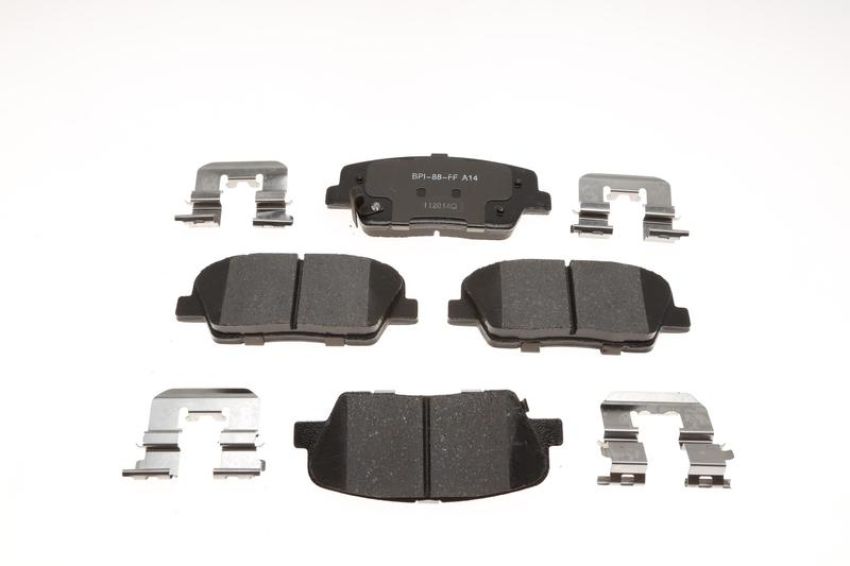 Raybestos MGD1284CH Raybestos R-Line Ceramic Brake Pad Set