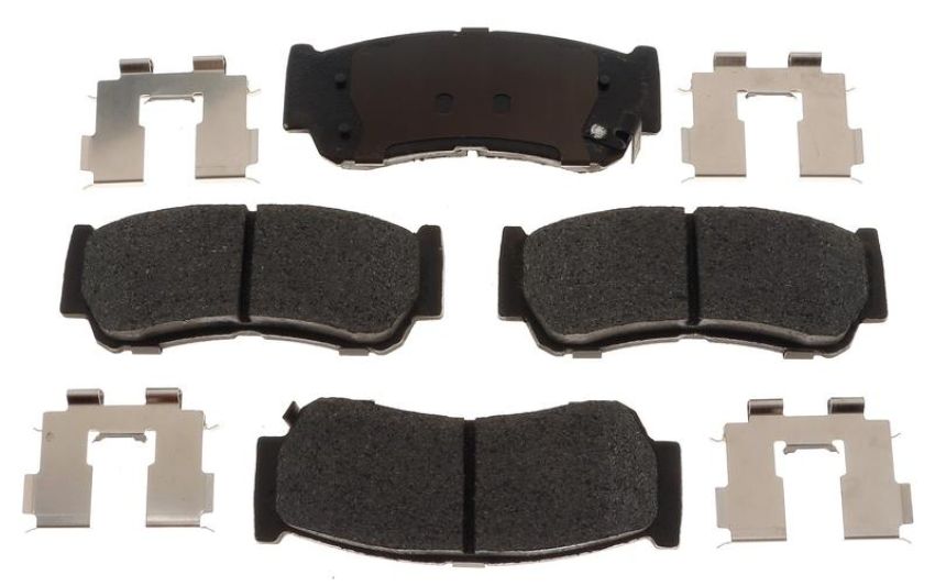 Raybestos MGD1297CH Raybestos R-Line Ceramic Brake Pad Set