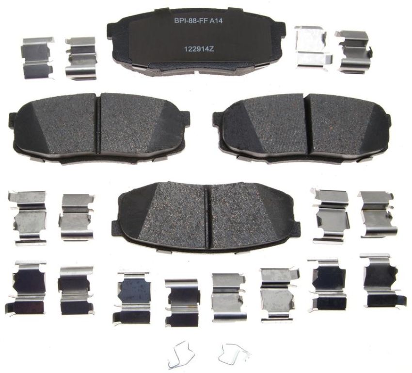 Raybestos MGD1304CH Raybestos R-Line Ceramic Brake Pad Set