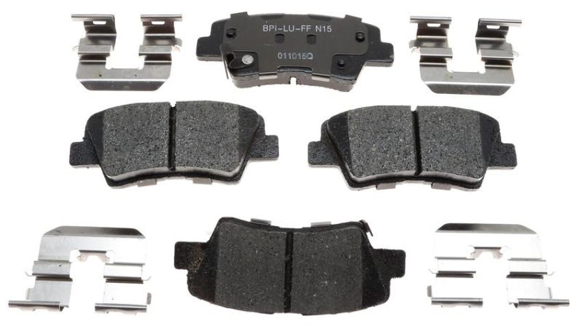 Raybestos MGD1313CH Raybestos R-Line Ceramic Brake Pad Set