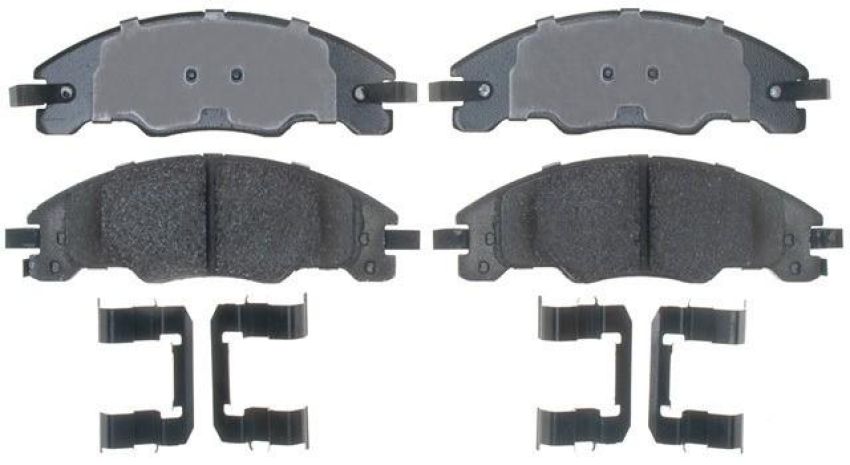 Raybestos MGD1339CH Raybestos R-Line Ceramic Brake Pad Set