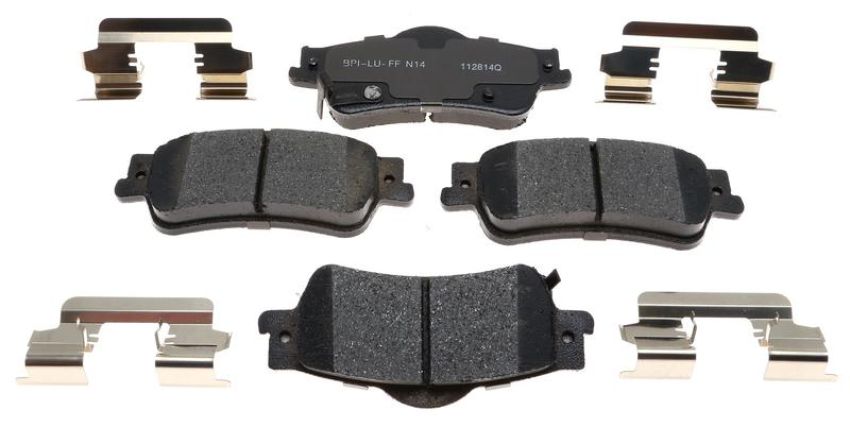 Raybestos MGD1352CH Raybestos R-Line Ceramic Brake Pad Set