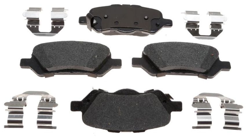 Raybestos MGD1402CH Raybestos R-Line Ceramic Brake Pad Set