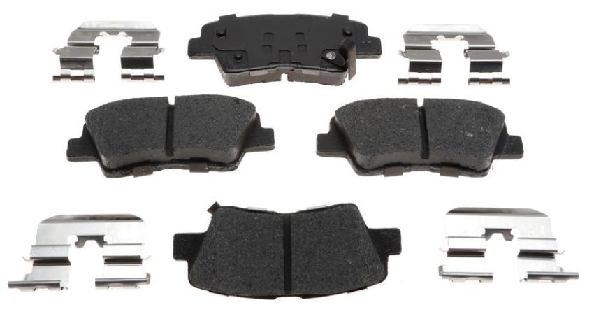 Raybestos MGD1445CH Raybestos R-Line Ceramic Brake Pad Set