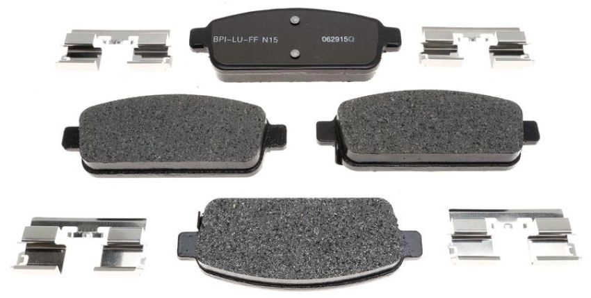 Raybestos MGD1468CH Raybestos R-Line Ceramic Brake Pad Set