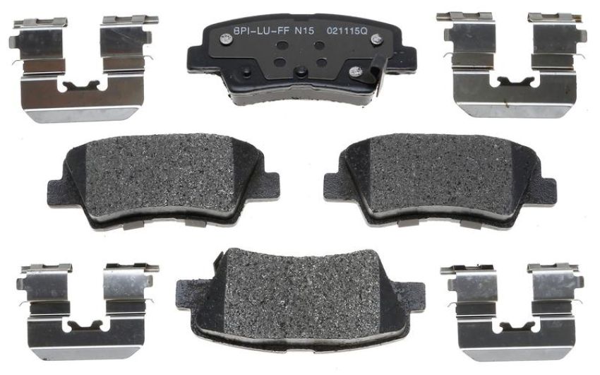 Raybestos MGD1544CH Raybestos R-Line Ceramic Brake Pad Set