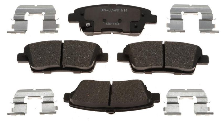 Raybestos MGD1551CH Raybestos R-Line Ceramic Brake Pad Set